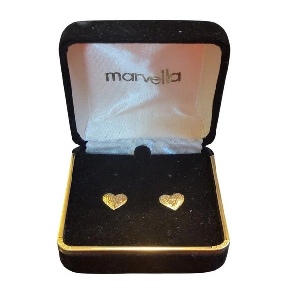VTG Marvella Heart Gold Plated Diamond Etched Metal Earrings Studs New In Box - Picture 1 of 2